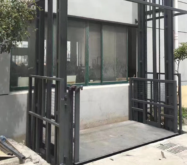 重庆导轨式施工升降机助力民生工程提速增效